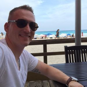 Meet your Posher, Dennis